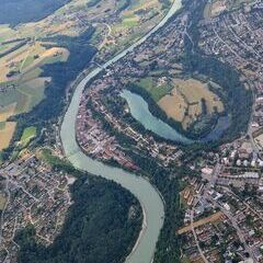 Flugwegposition um 10:27:38: Aufgenommen in der Nähe von Altötting, Deutschland in 1490 Meter